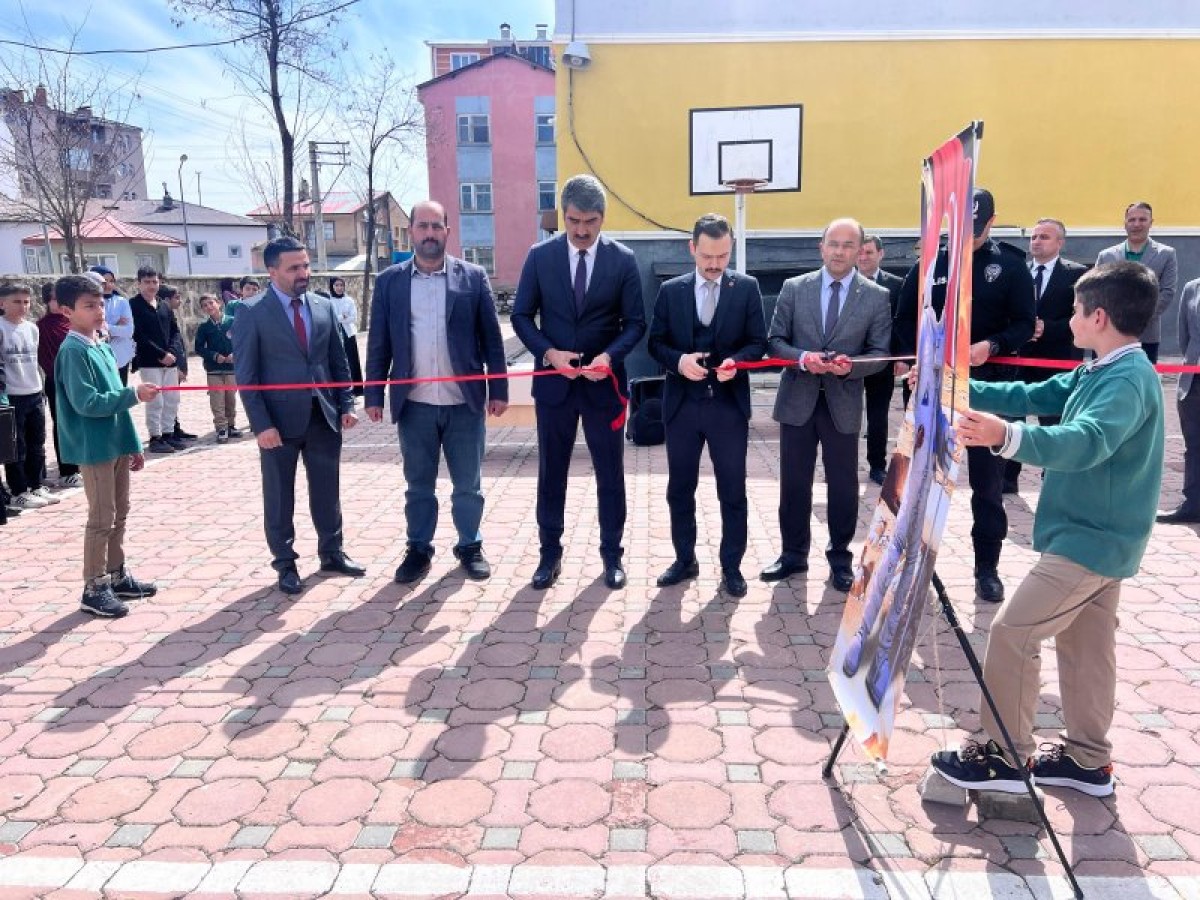 Sedat Atalay İmam Hatip Ortaokulu, Hakkı Pınar ve Turaç İlk/Ortaokulunda gerçekleştirilen TÜBİTAK 4006 Bilim Fuarı
