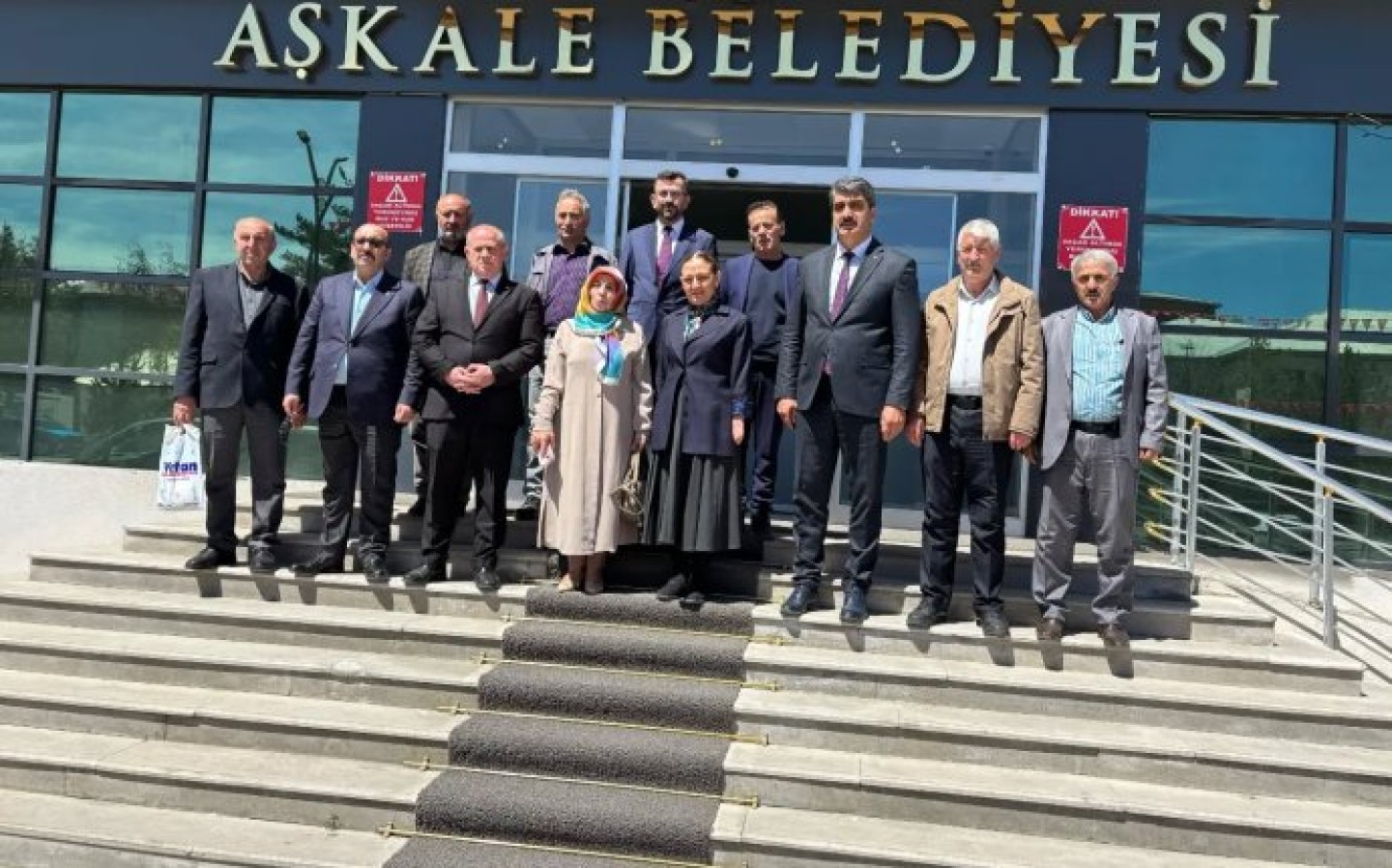 AK Parti Erzurum Milletvekilimiz Fatma Öncü İl Başkan Yardımcımız Yavuz Sarı ile birlikte güzel ilçemiz Aşkale’de