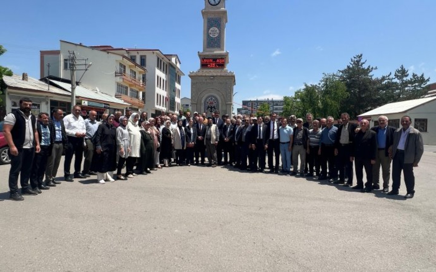 Ak Parti İlçe Danışma Meclisi Toplantısı Belediye Başkanımız Sn. Şenol POLAT, Ak Parti Erzurum İl Başkan Yardımcısı Sn Fatime ALKAN, Ak Parti Erzurum Yönetim Kurulu Üyesi Sn. Yavuz SARI, Ak Parti Erzurum Yönetim Kurulu Üyesi Sn. Emine SEVER\' in iştirak