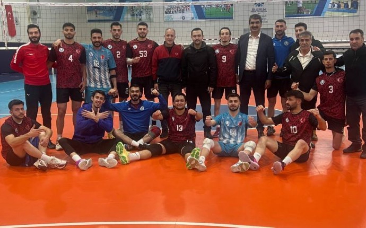 Aşkale Gençlik Spor Voleybol Takımımızın Maçına Desteklerini Belirttiler