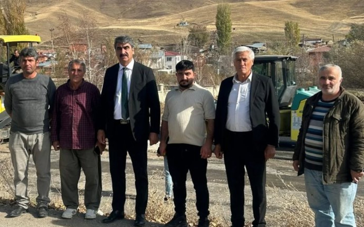 Ballıtaş Karahasan Büyükgeçit Mahallelerimiz de Belediye Meclis Üyemiz Sn. Mustafa ATEŞ ile birlikte yürüttüğümüz çalışmaları yerinde inceleyerek; çalışma arkadaşlarımızdan bilgiler aldık.