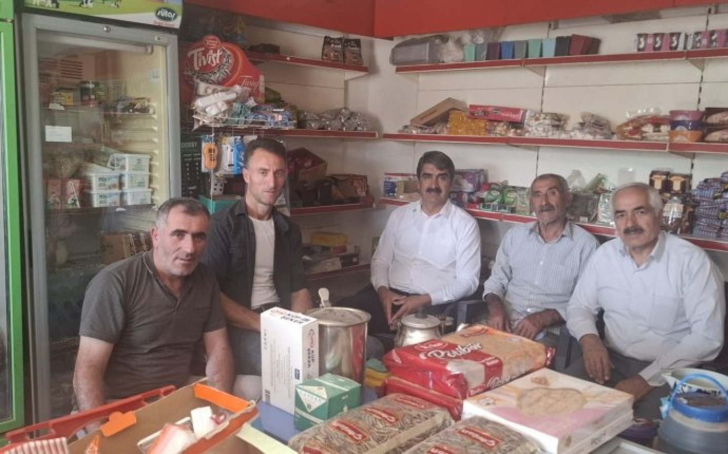 Belediye Başkanımız Sn. Şenol POLAT, Belediye Meclis Üyemiz Sn. Mustafa CAN Ortabahçe Mahallemizi ziyaret ederek yapılacak olan hizmetlerimizin planlamasını yaptı.