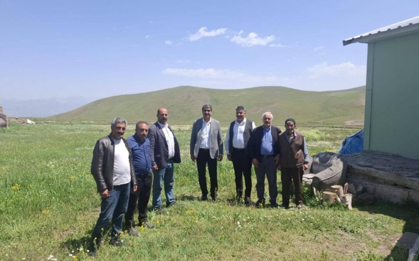 Belediye Başkanımız Sn. Şenol Polat Meclis Üyelerimiz Sn. Süleyman Çoban, Sn. Mustafa Can ile birlikte Düzyurt Mahallemizi ziyaret ederek yapılan ve yapılacak olan çalışmaları muhtarımızla yerinde inceledi