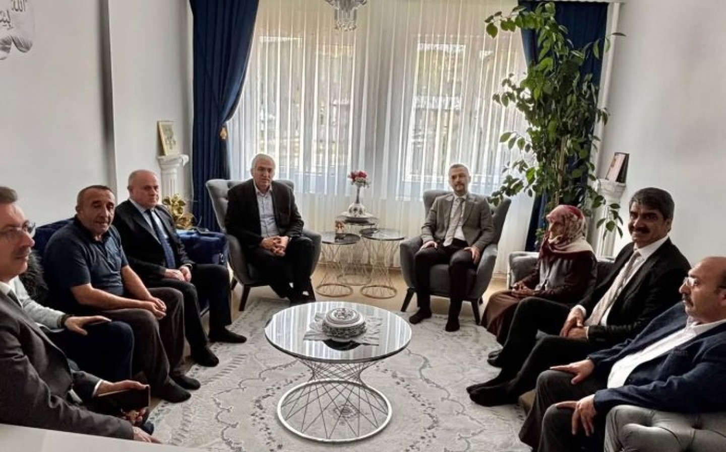 Bitlis’te şehit olan kahraman jandarmamız Semih Güven’in kıymetli annesi Sayın Yeter Güven’i ziyaret ettik.