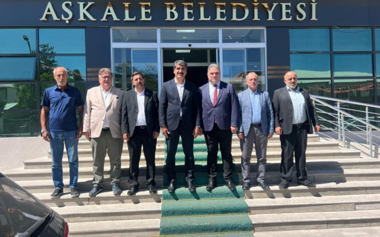 Büyük Birlik Partisi Genel Başkan Yardımcısı Prof.Dr Sn. Şafak Ertan Çomaklı, Büyük Birlik Partisi MKYK Üyesi Sn. Mehmet Kürşat Akan Adem Karslı Büyük Birlik Partisi Aşkale İlçe Başkanı Sn. Yücel Aydemir ve Teşkilatı Aşkale Belediye Başkanımız Sn. Şen