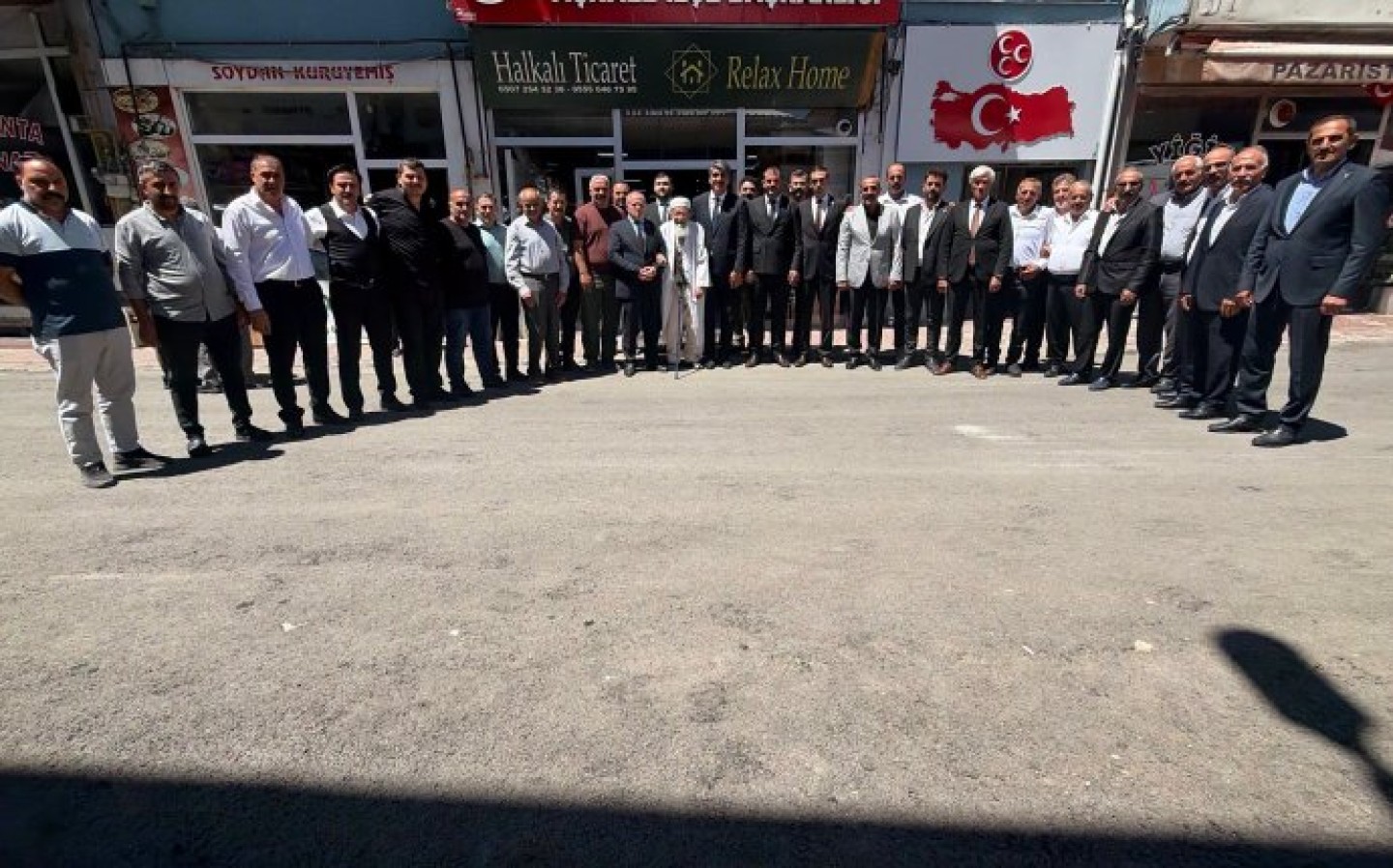 Cumhur İttifağı Ortağımız Milliyetçi Hareket Partisi Aşkale İlçe Kongresinde İlçe Başkanı Seçilen Sayın Raci Gürcan MALLİ’ye Ak Parti İlçe Başkanımız Sayın Abdulkerim POLAT yönetim kurulu Meclis Üyelerimiz ile Birlikte Hayırlı Olsun Ziyaretinde Bulunduk.