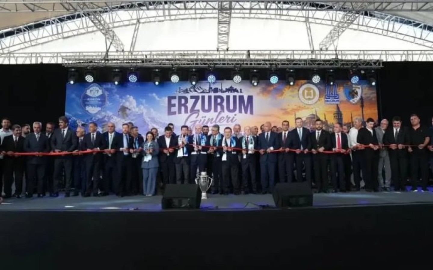 ERKON tarafından düzenlenen Erzurum Tanıtım Günleri’nin açılış programında kıymetli hemşehrilerimizle bir araya geldik.