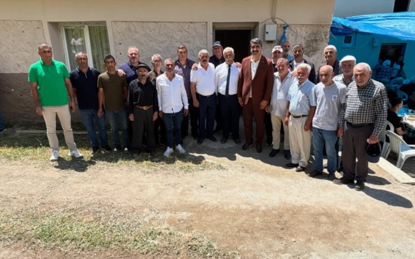 Hacıhamza Mahallemizde yapımı tamamlanan Köy Konağı ve Misafirhane açılış programına aynı zamanda Muharrem ayı münasebetiyle aşure programına katılarak kıymetli hemşehrilerimizle bir araya geldik.