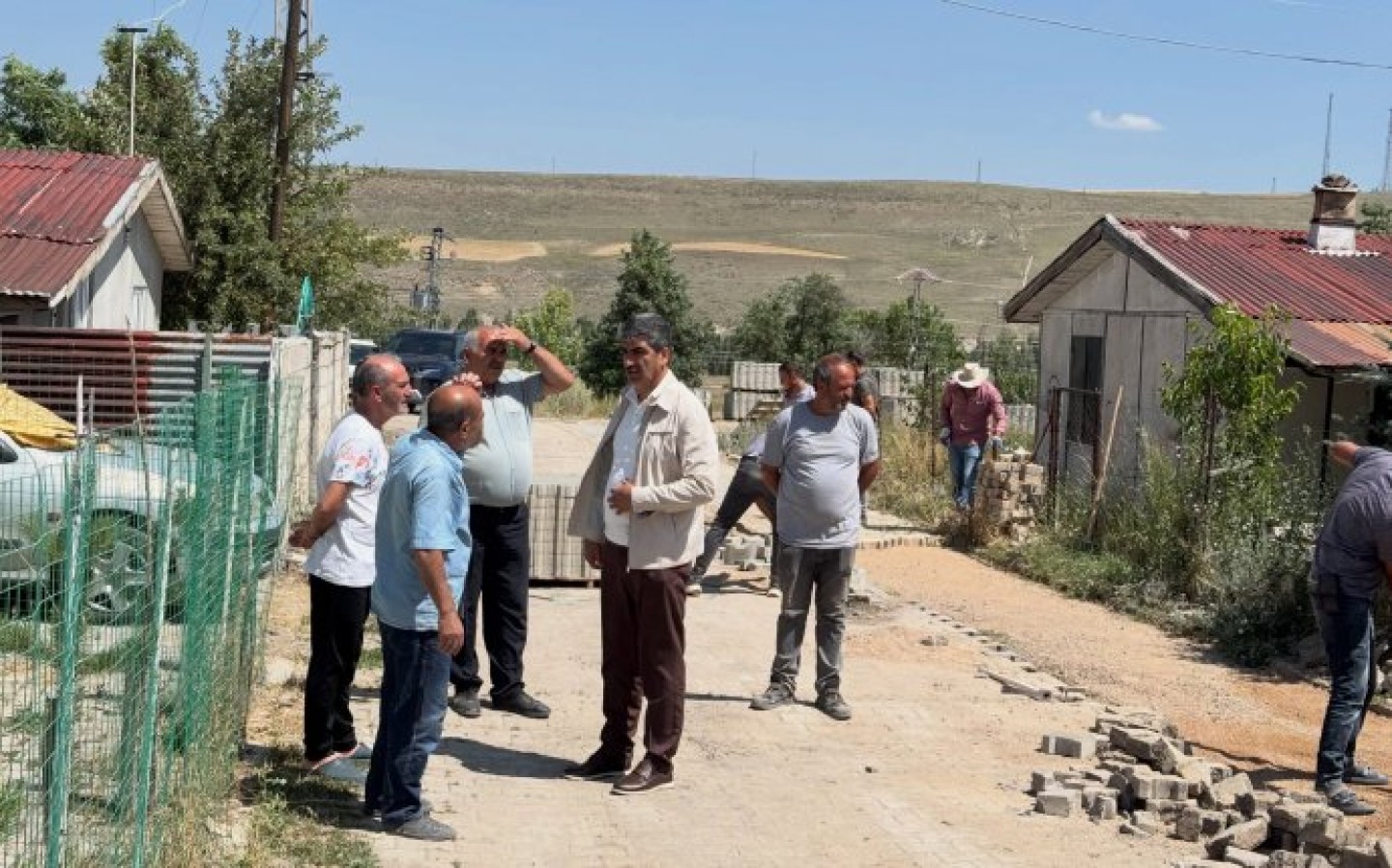 Haftasonunu Kandilli Mahallemizde Kilit Parke Taş ve Muhtelif Çalışmaları Yerinde İnceleyerek Başladık..