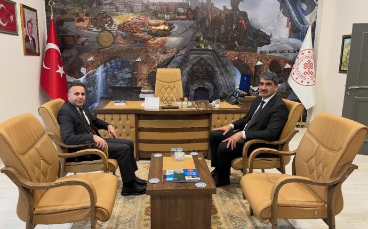 İl Kültür Müdürümüz sayın Ahmet YER’i makamında ziyaret ederek istişarelerde bulunduk.