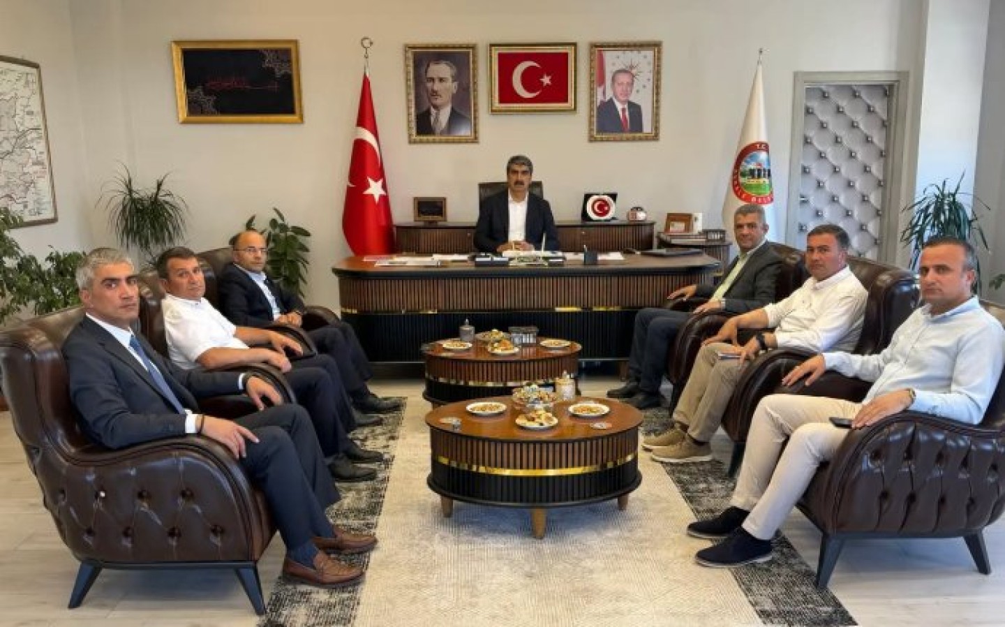 İl Milli Eğitim Müdürü Sn. Süleyman Ekinci\' yi Belediyemizde ağırladık.