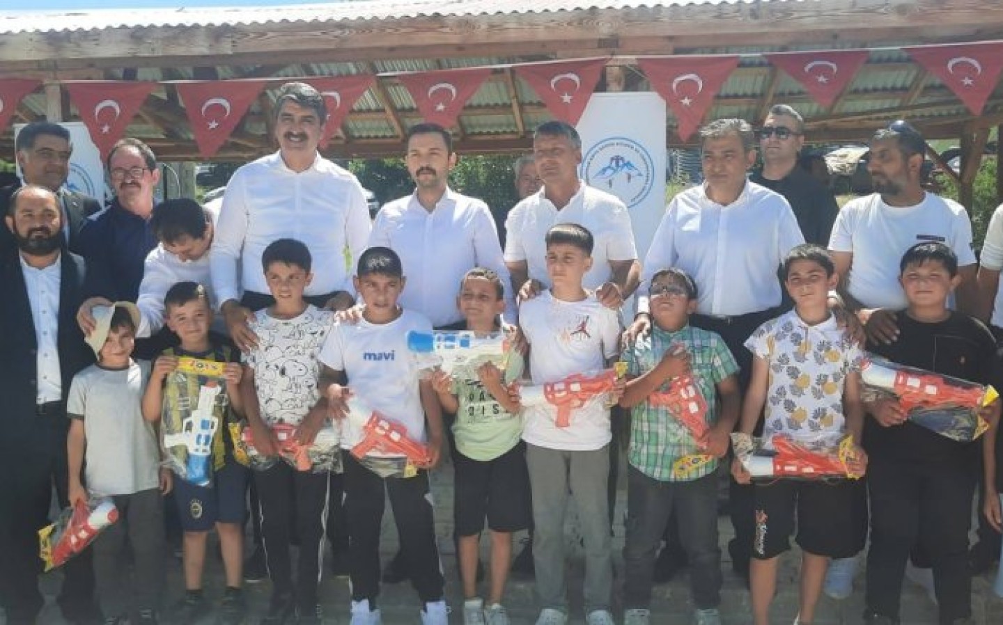 İstanbul Erzurum Aşkale Derneği Başkanı Sn. İsmail Deligöz ve Erzurum Aşkale Dernek Başkanı Sn. Yunus DİLEN \\\'in beraber düzenlemiş oldukları Koşapınar Köyü Şenliklerine Katılım sağladık.
