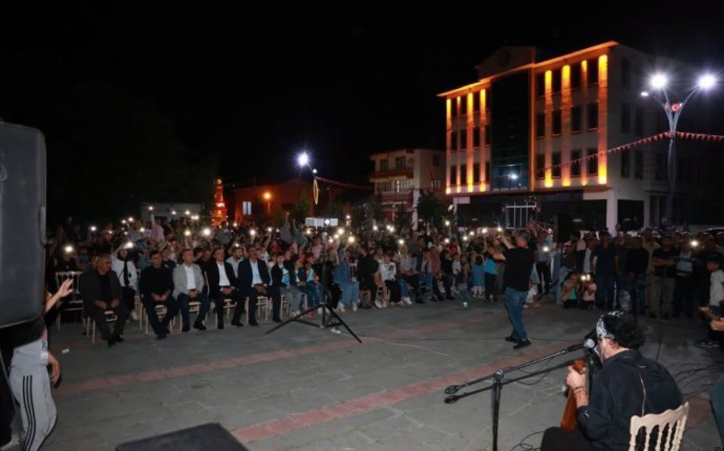 Kültür ve Turizm Bakanlığı tarafından düzenlenen “Türkiye Kültür Yolu Festivali “ etkinlikleri kapsamında ilçemizde çocuklarımız ve hemşehrilerimizin yoğun katılımıyla güzel bir akşamı birlikte paylaştık.