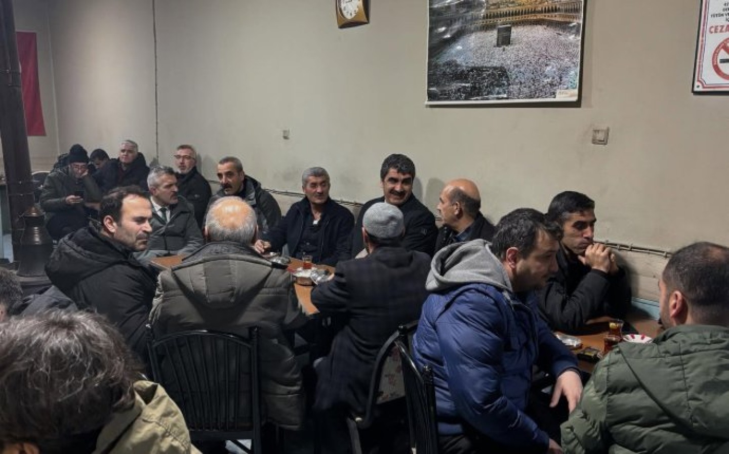 Teravih Sonrası Meclis Üyelerimiz ile Birlik ve Beraberliğimizi Güçlendiren Kahvehane Buluşmaları