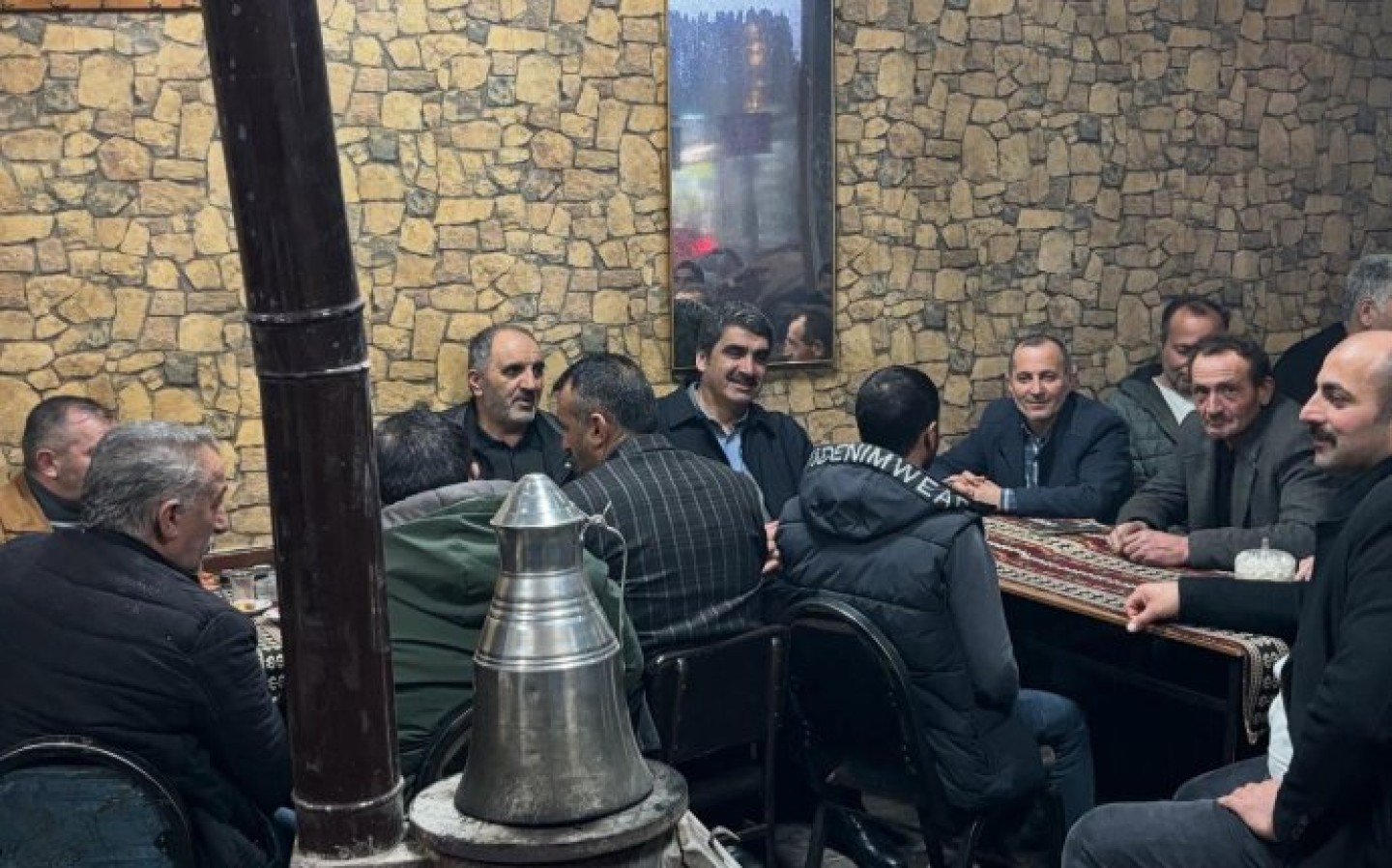 Teravih Sonrası Meclis Üyelerimiz ile Birlik ve Beraberliğimizi Güçlendiren Kahvehane Buluşmalarında Bizleri Samimiyetle Karşılayan Vatandaşlarımıza Teşekkür Ediyoruz.