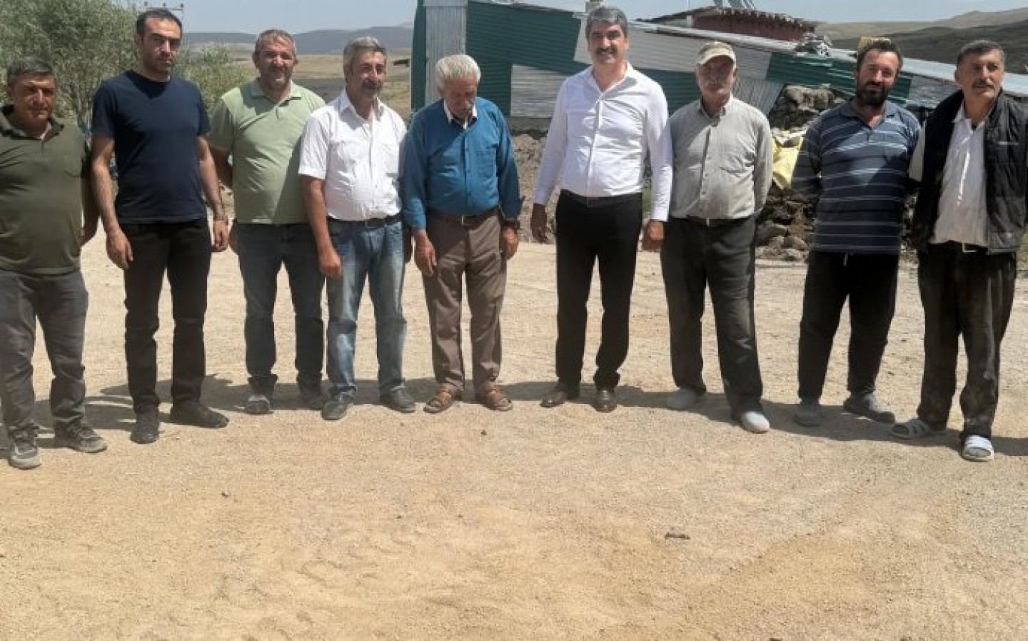 Tozluca Mahallemizde Yapılan ve Yapımı Devam Eden Hizmetlerimizi Yerinde İnceleyerek Bilgi Aldık.