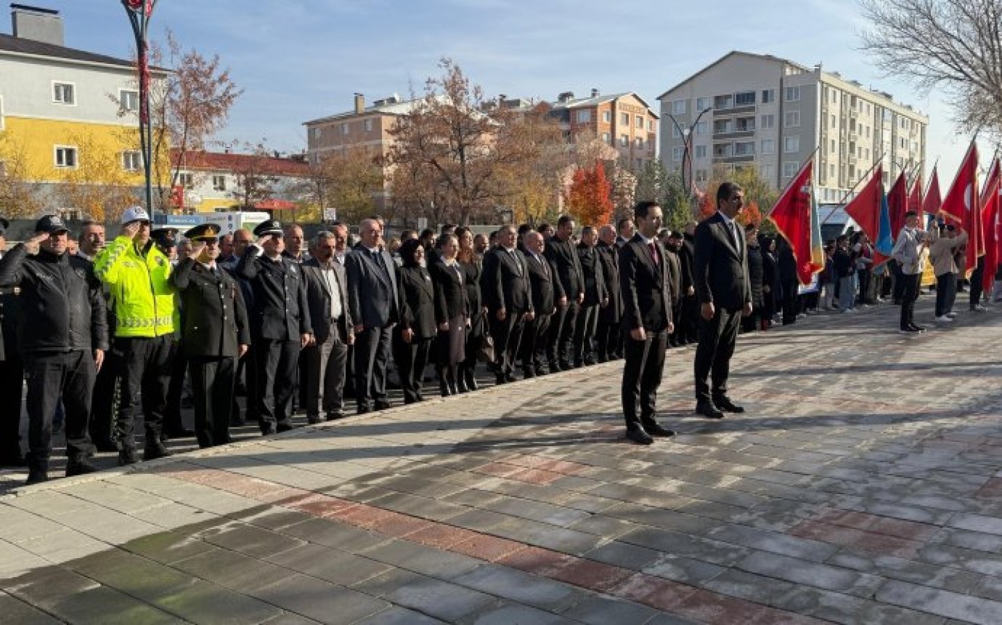Türkiye Cumhuriyeti\' nin kurucusu Mustafa Kemal Atatürk’ün ebediyete irtihalinin 87. yıl dönümü dolayısıyla 10 Kasım Atatürk’ü Anma Programı düzenlendi. Programa, İlçe Kaymakamımız Sn. Emre OĞUZTÜRK, Belediye Başkanımız Sn.Şenol POLAT, Siyasi Parti ile s